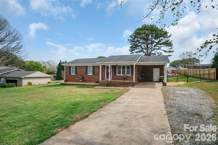 Property Photo:  106 Clearview Drive  NC 28150 