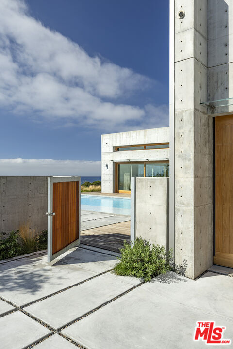 Property Photo: 24689 Pacific Coast Hwy CA 90265