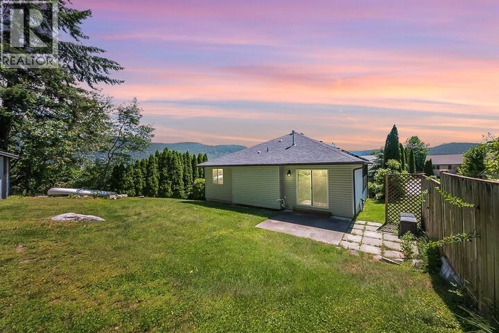 Photo de la propriété:  1479 37th Street  BC V1N 4J5 