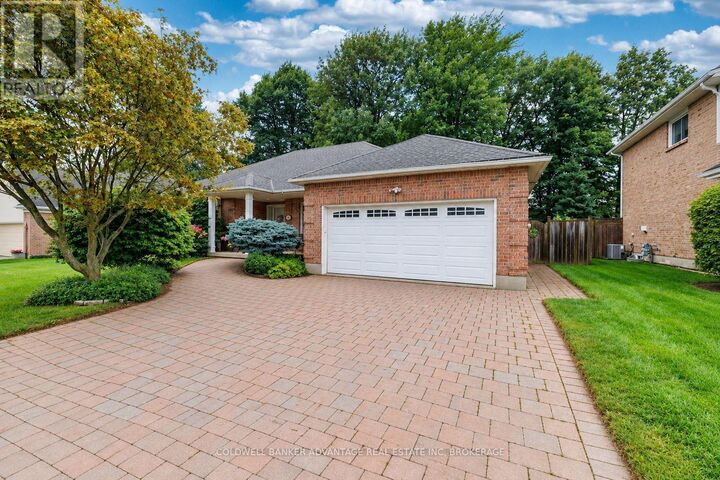 Photo de la propriété: 8165 Mount Olive Crescent ON L2H 2Y9
