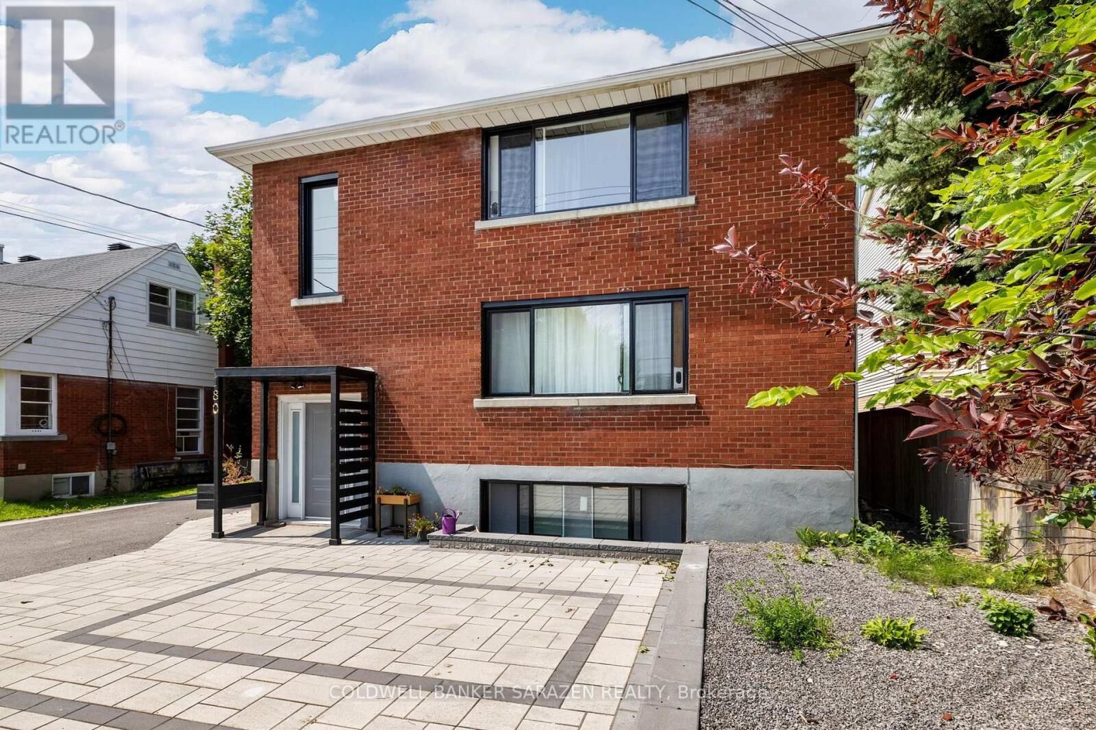 Photo de la propriété: 180 Woodroffe Avenue 3 ON K2A 3T9