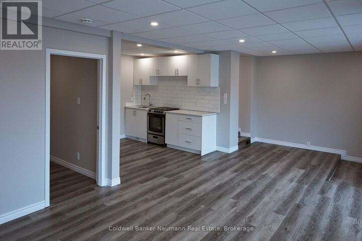 Property Photo:  95 Farquhar Street  ON N1H 3N4 