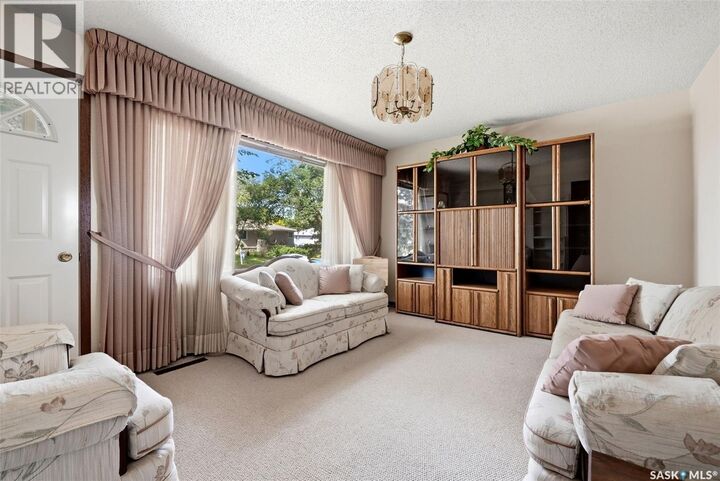 Property Photo:  1257 Lindsay Street  SK S4N 3B4 