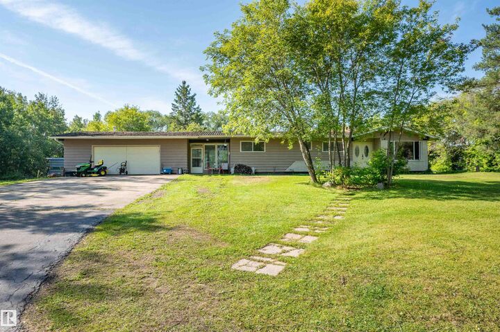 Property Photo:  52312 Rge Road 223 109  AB T8C 1B3 