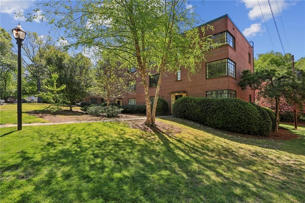 Property Photo:  1391 Normandy Drive NE 1  GA 30306 