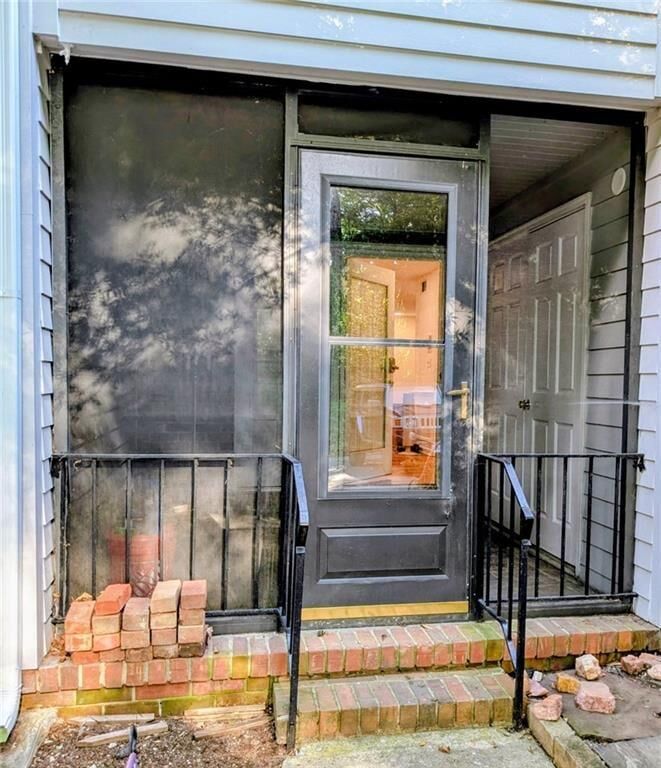 Property Photo: 6700 Roswell Road Unit 7A GA 30328