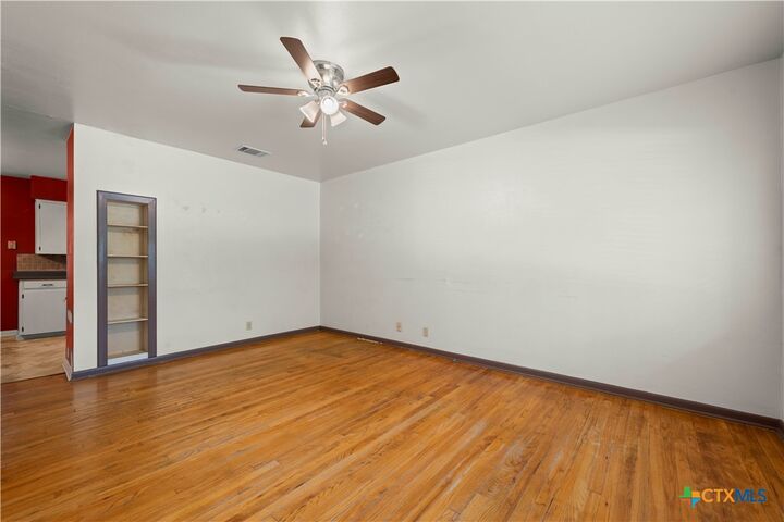 Property Photo: 22 Park Lane TX 76550
