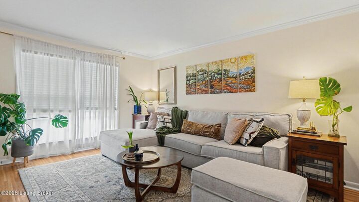 Property Photo:  2714 Riedling Dr Apt 4  KY 40206 