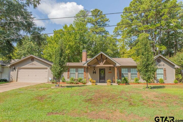 Property Photo: 640 Northgate TX 75771