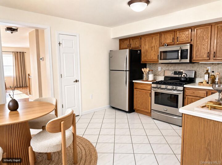 Property Photo:  56 Foltim Way  NY 10920 