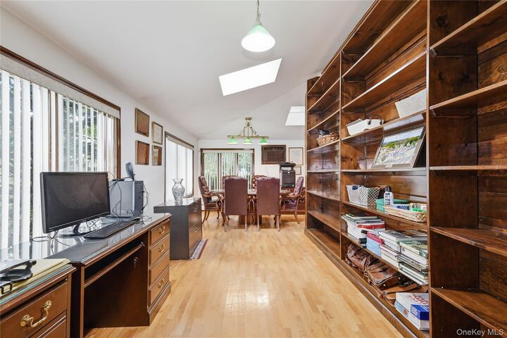 Property Photo:  5 Woodland Place  NY 10606 