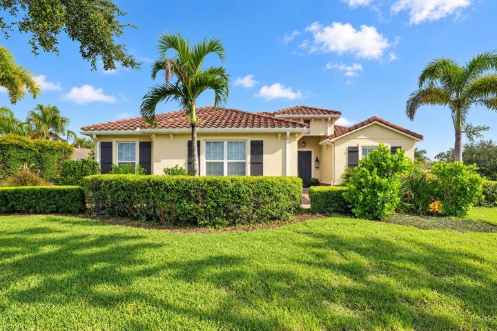 Property Photo: 17111 2nd Avenue E FL 34212
