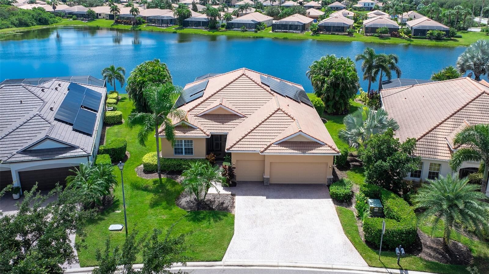 Property Photo: 415 Grand Preserve Cove FL 34212
