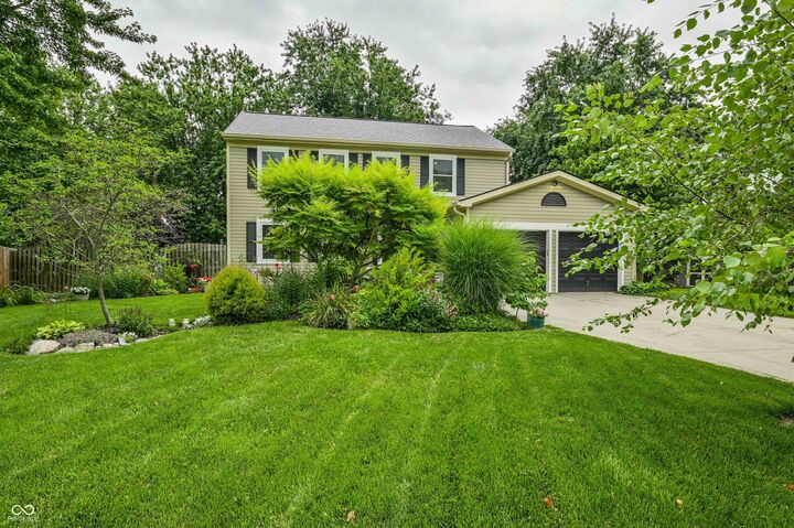 Property Photo:  909 Farmview Lane  IN 46032 