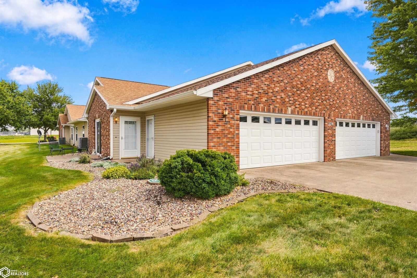 Property Photo:  628 Layne Drive 1  IA 52655 