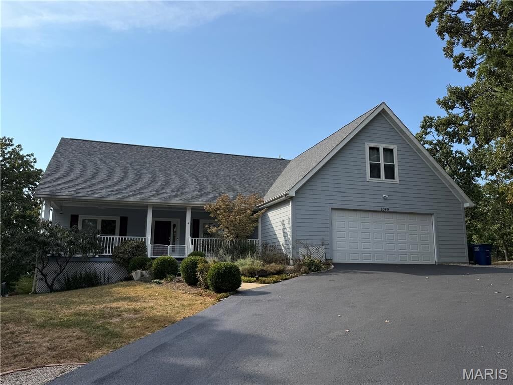 Property Photo:  2049 Tanglewood Drive  MO 63069 