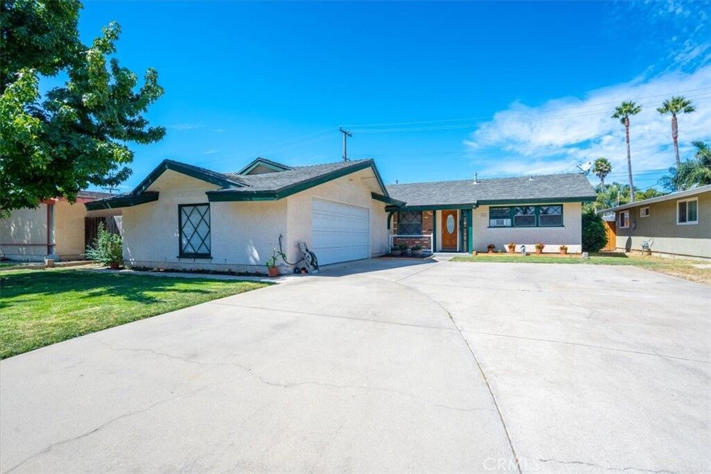 Property Photo: 525 N Poppy Street CA 93436