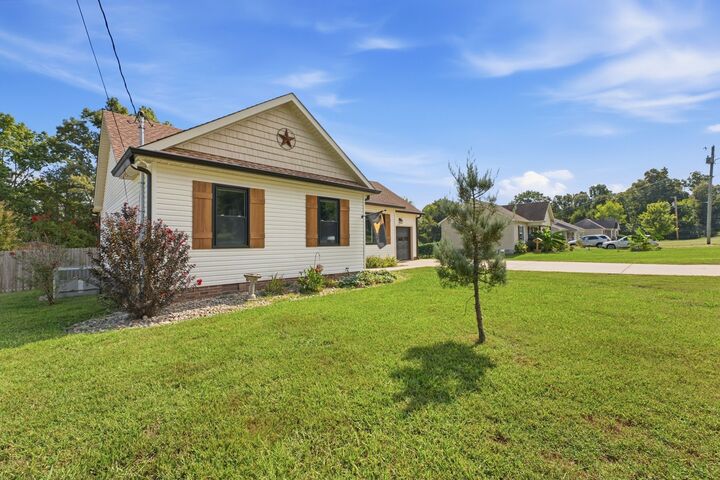 Property Photo: 1524 Joanne Cir TN 37091
