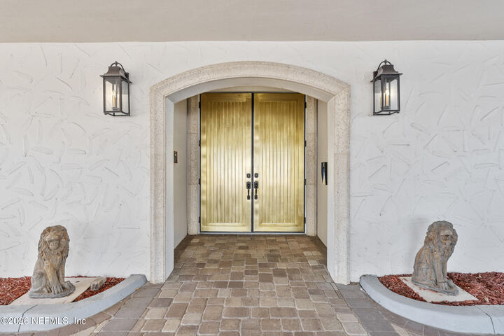 Property Photo:  1616 River Road  FL 32207 