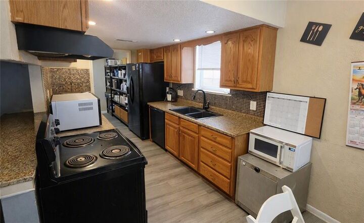 Property Photo: 516 Lynnmeade Road LA 70056