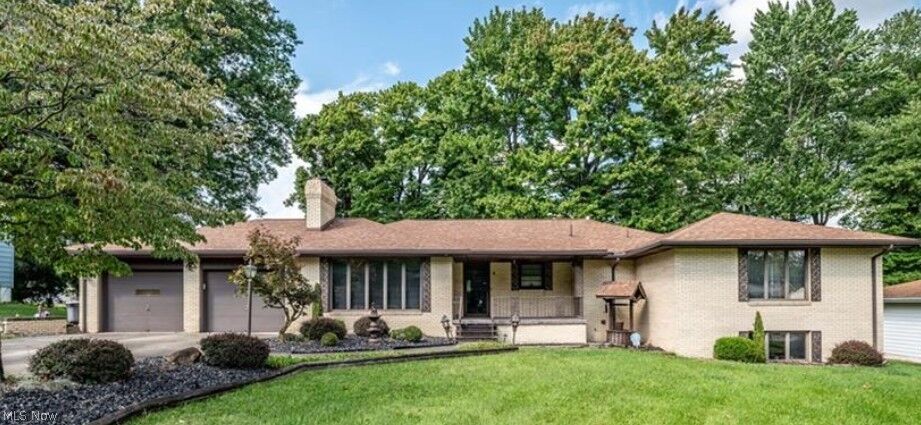 Property Photo:  2882 Decamp Road  OH 44511 