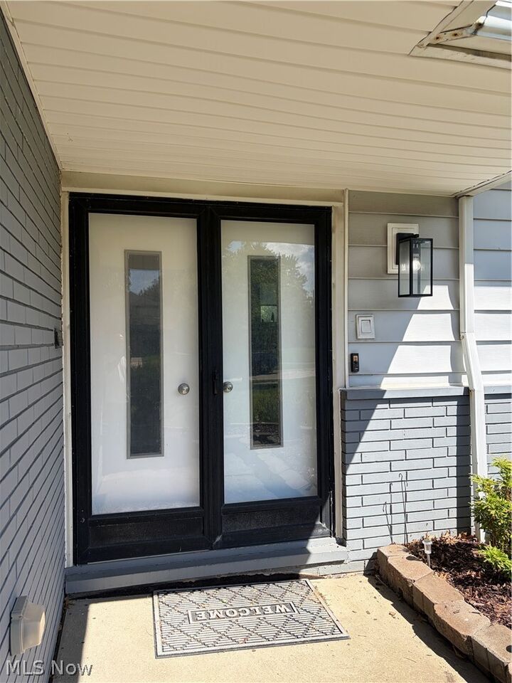Property Photo:  1905 Camberly Drive  OH 44124 