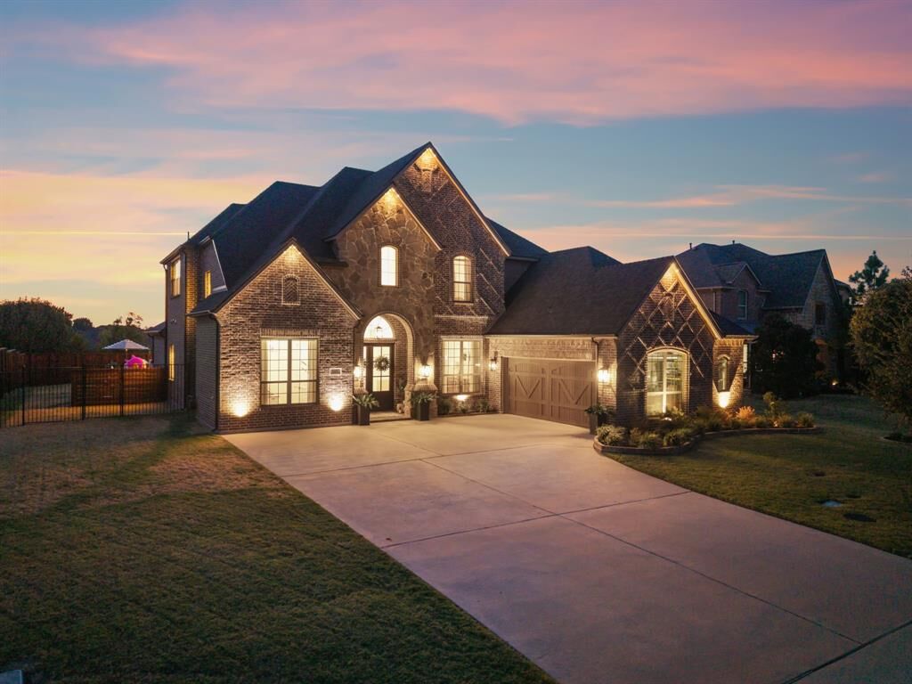 Property Photo:  1102 Hidden Oaks Drive  TX 75098 