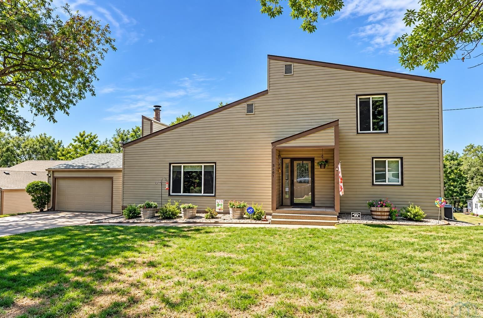 Property Photo: 3463 Lindenwood St IA 51104
