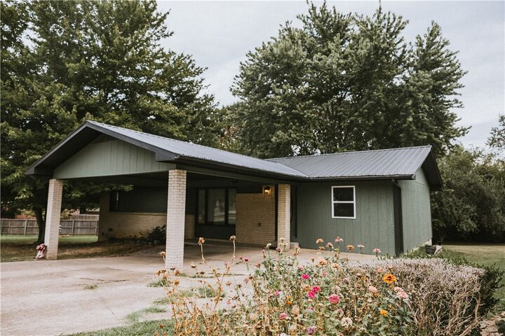 Property Photo: 903 Quail Avenue AR 72601