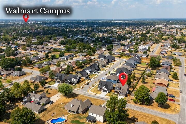 Property Photo:  2327 W Seminole Drive  AR 72758 