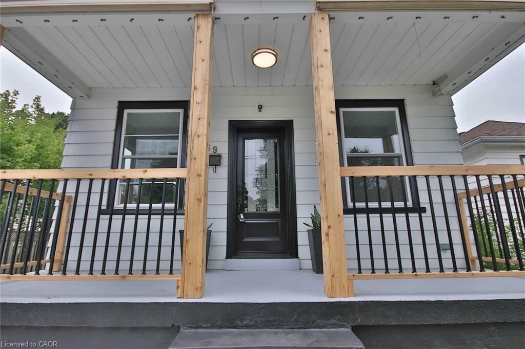 Property Photo:  549 Waterloo Street Upper  ON L8H 6V6 