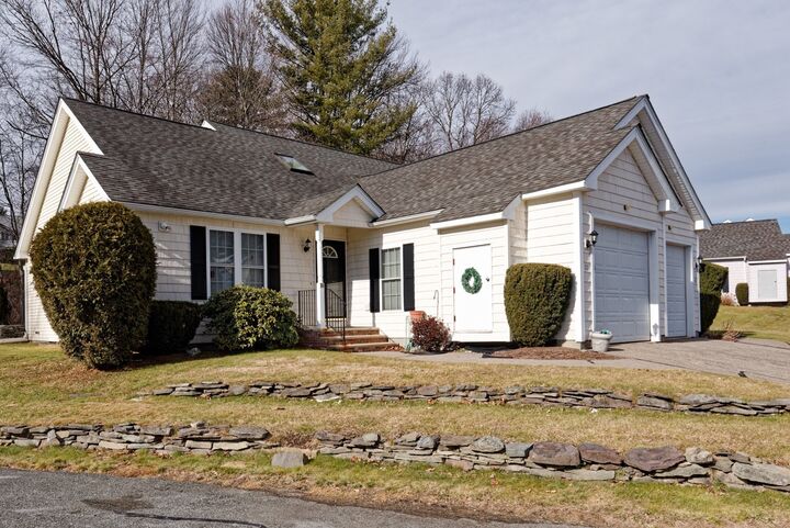 Property Photo:  21 Surry Dr 21  MA 01569 