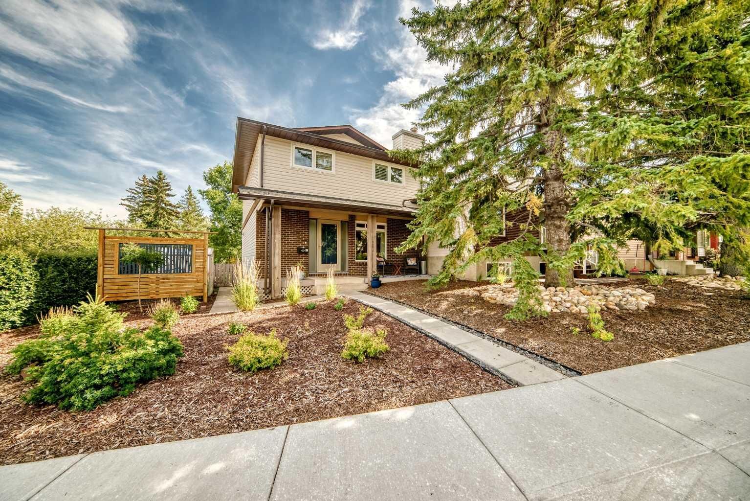 Property Photo: 6 Edgedale Way NW AB T3A 2P8