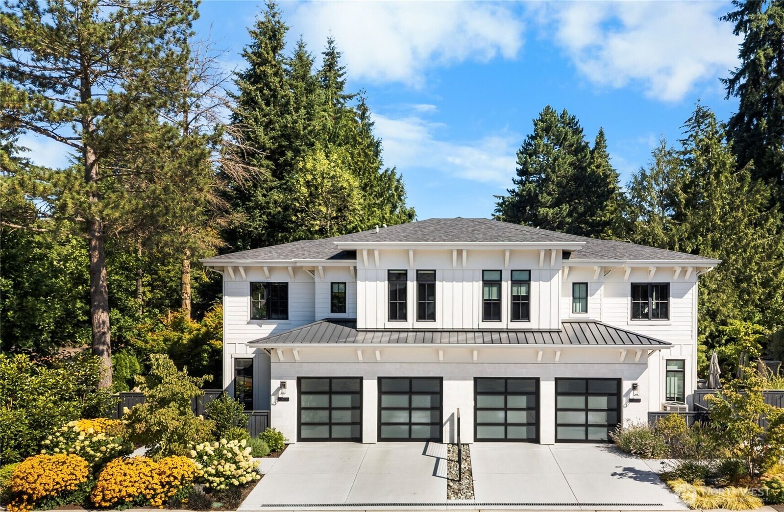 Property Photo:  10402 NE 15th Street  WA 98004 