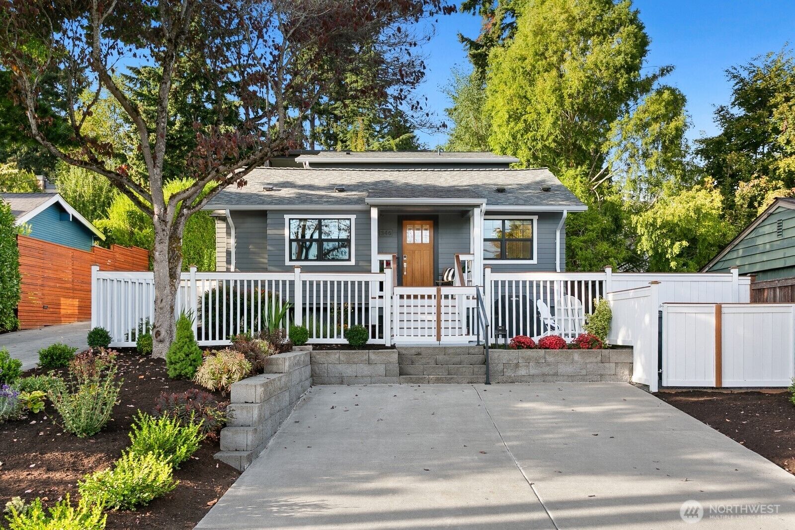 Property Photo:  346  10th Avenue  WA 98033 