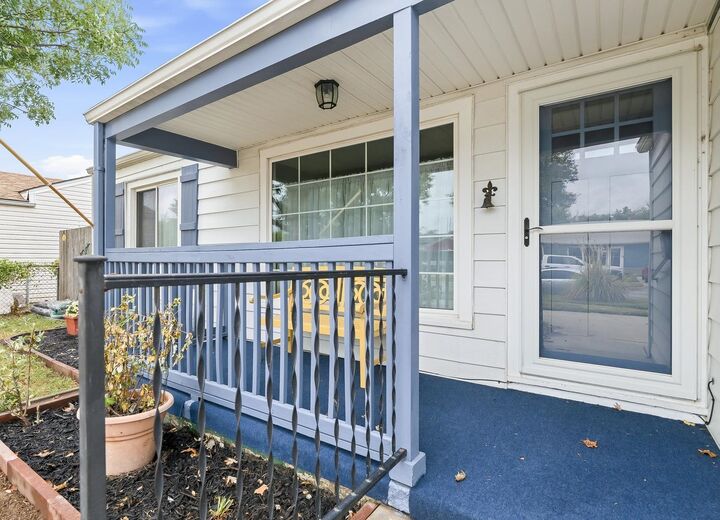 Property Photo:  323 W 34th St S  KS 67217 
