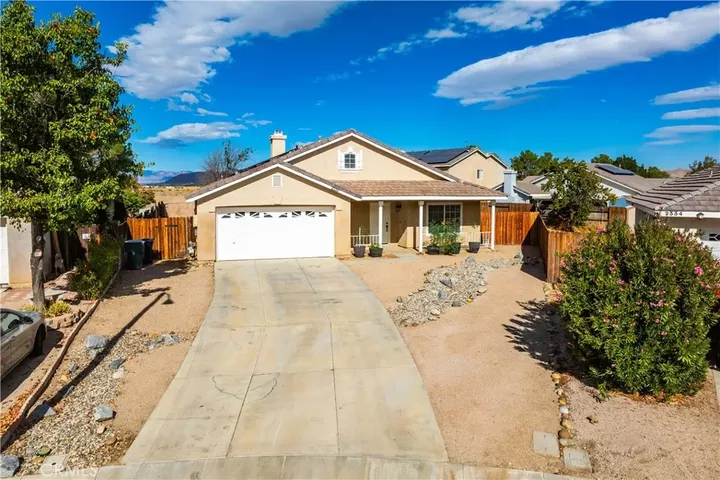 Property Photo:  2335 Gable Court  CA 93560 