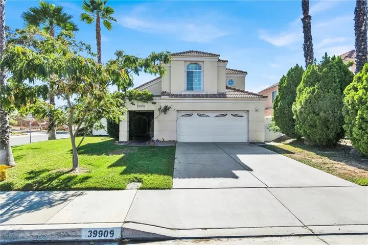 Property Photo:  39909 Via Castana  CA 92563 