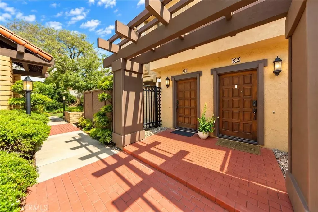 Property Photo:  517 S Almansor 81  CA 91801 