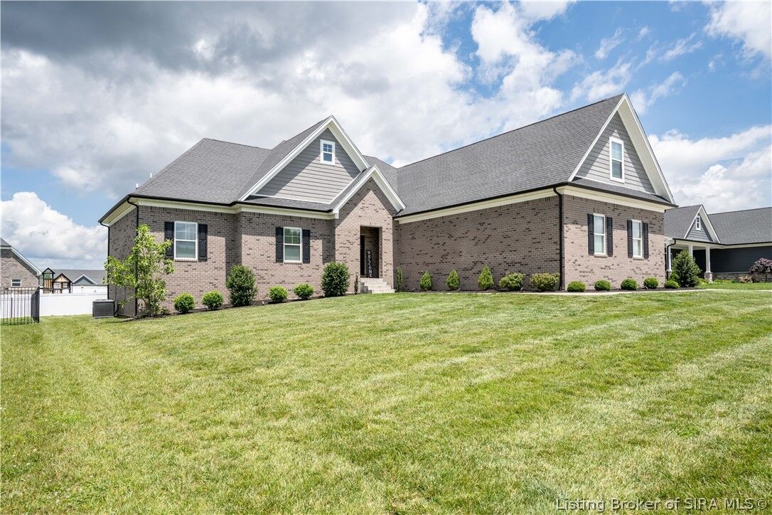 Property Photo: 6905 Freedom Way IN 47111