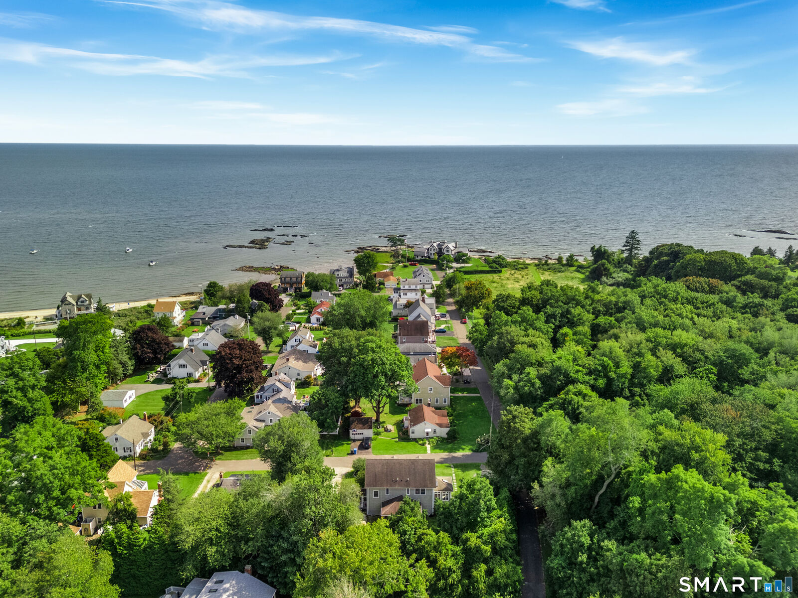 Property Photo:  9 Bassett Lane  CT 06443 