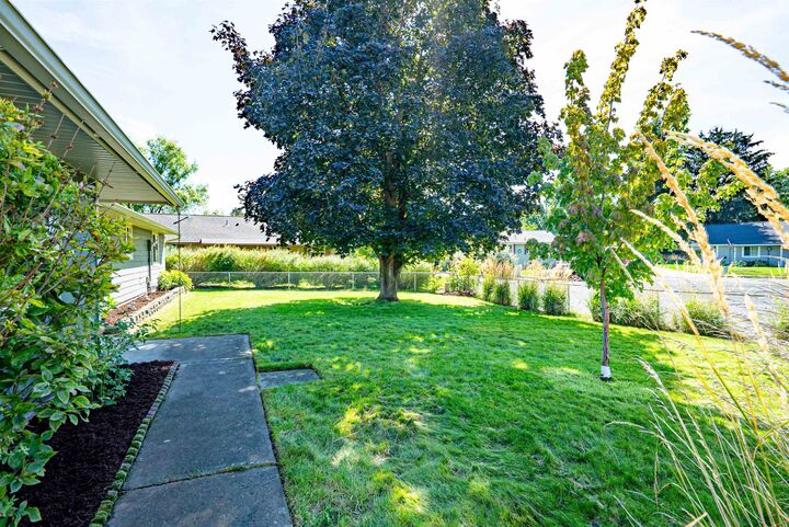 Property Photo:  5010 N Tiara Ct  WA 99027 