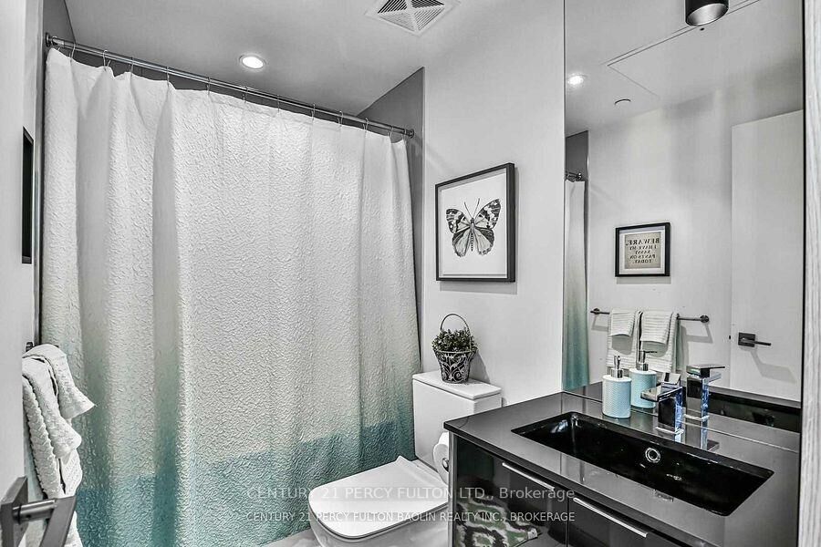 Property Photo: 70 Temperance Street 4007 ON M5H 0B1