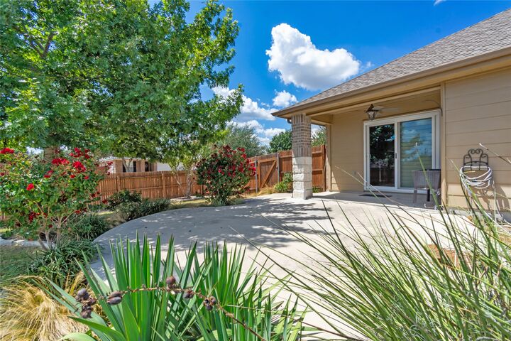Property Photo:  112 Willow Leaf Lane  TX 78610 