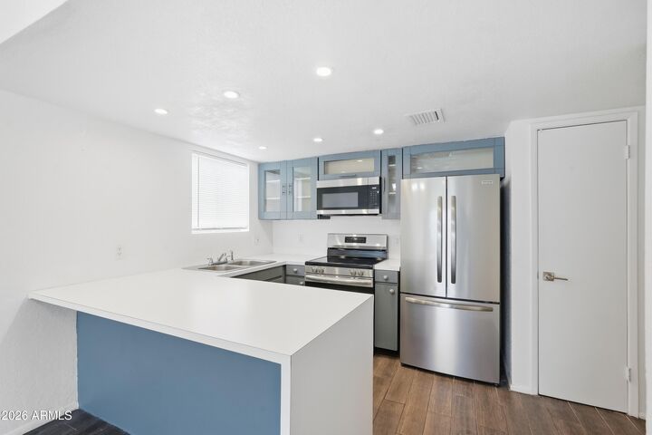 Property Photo:  850 S River Drive 1111  AZ 85281 