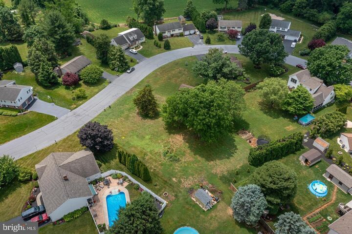 Property Photo:  734 Pleasant Dr  PA 17557 