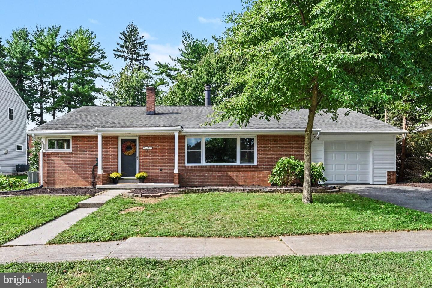 Property Photo:  604 Hillcrest Road  PA 17033 
