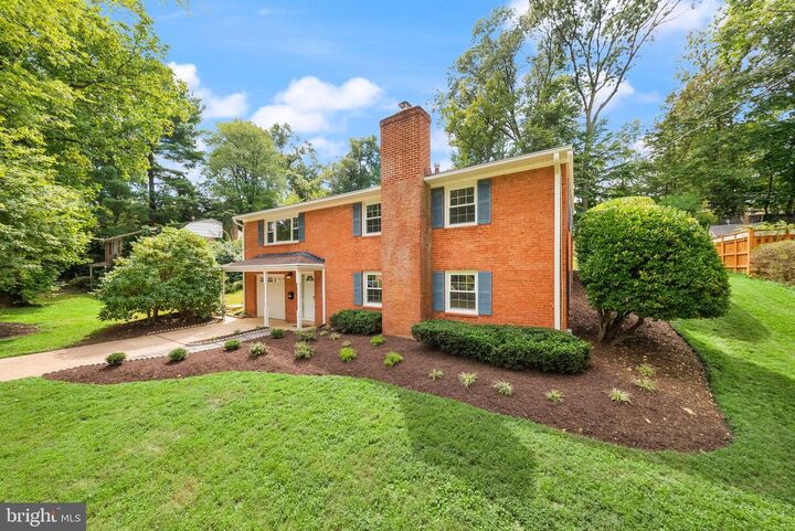 Property Photo: 4426 Rockcrest Drive VA 22032