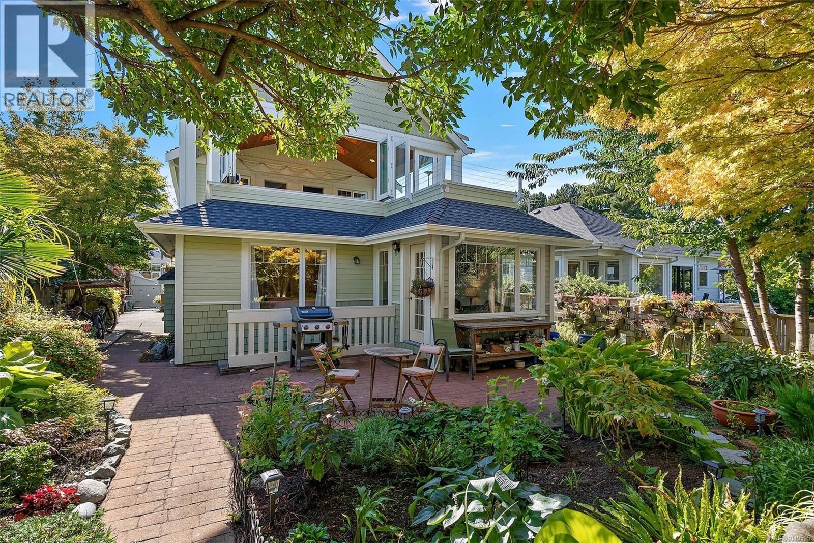 Property Photo: 485 Head Street Southwest BC V9A 5S1