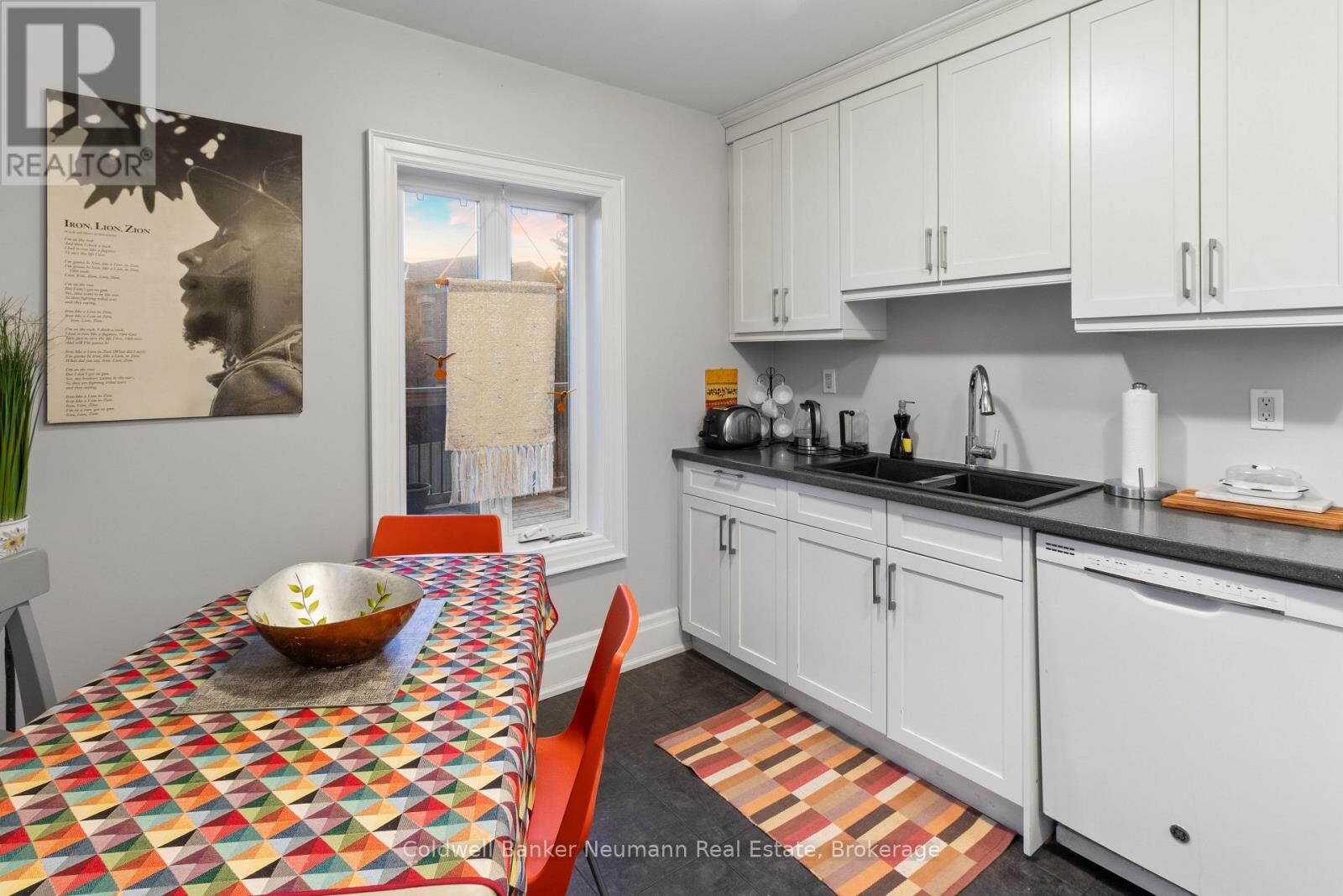 Property Photo:  54 Yarmouth Street A  ON N1H 4G3 
